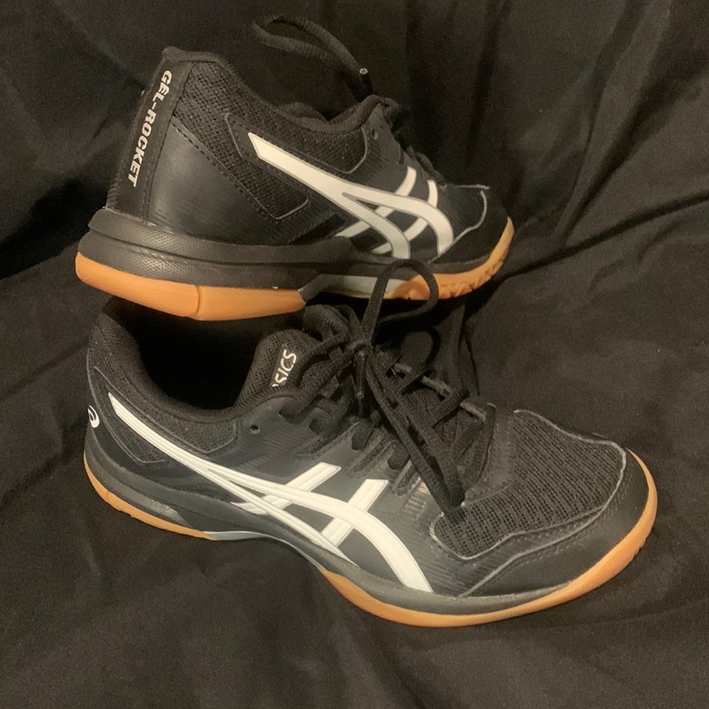 ASICS Perfect Volleyball shoe